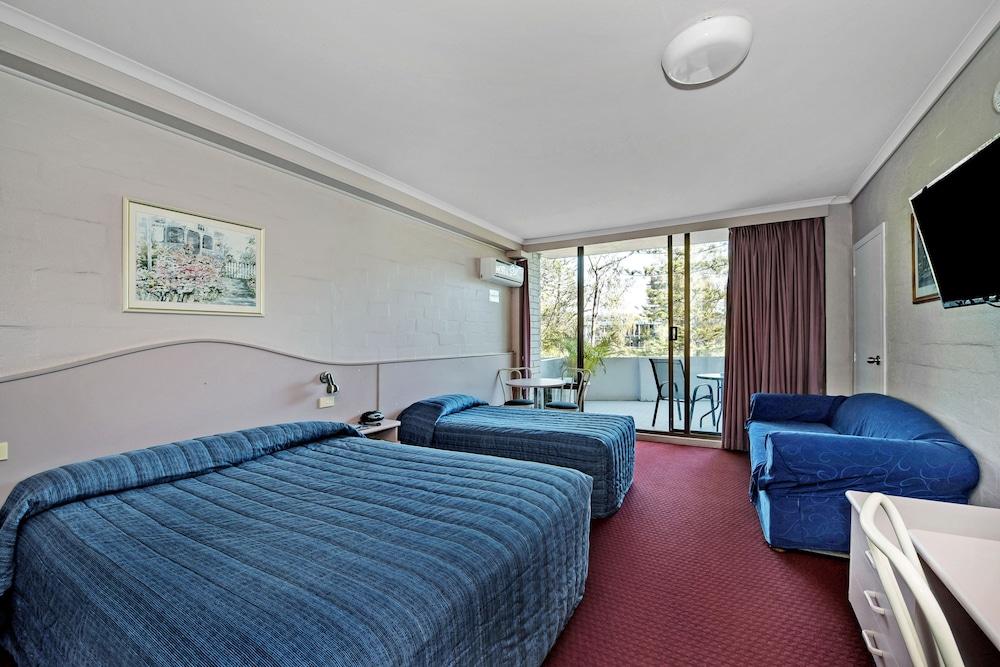 Palm Court Motor Inn Port Macquarie Exterior photo