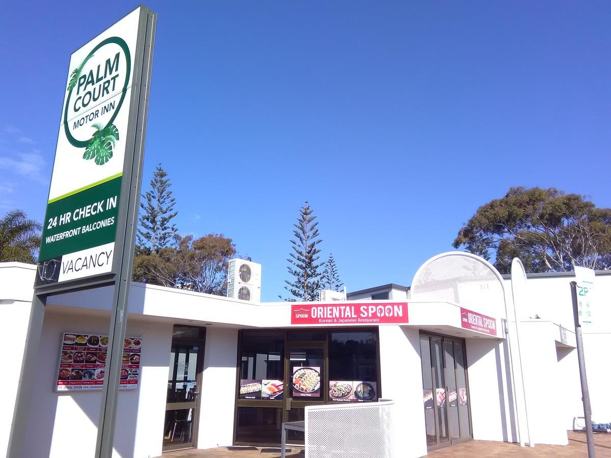 Palm Court Motor Inn Port Macquarie Exterior photo